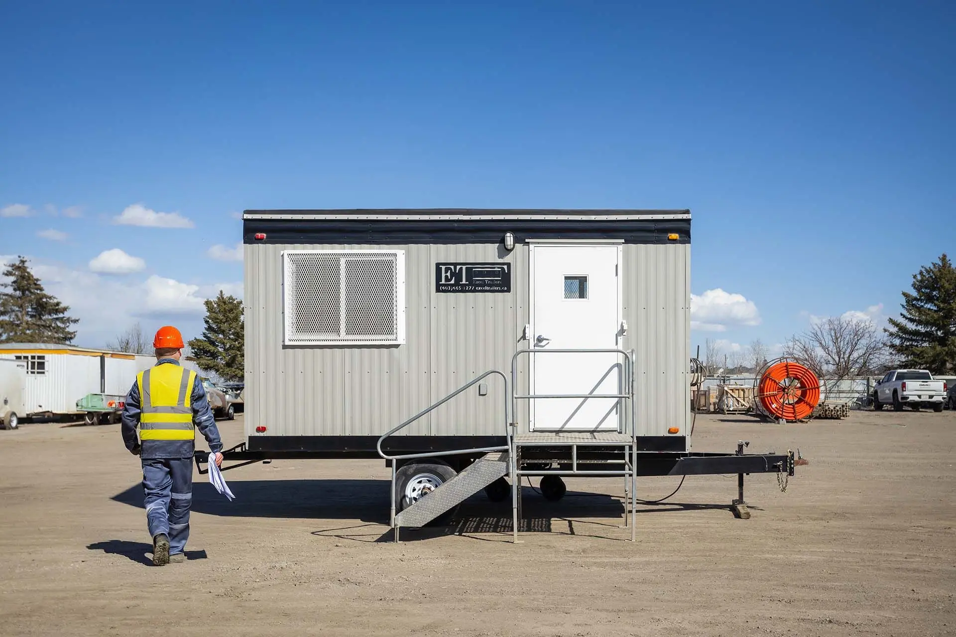 Office trailer providing overflow administrative space for contractors